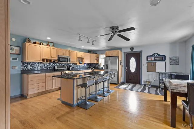 $999,900 | 8984-8998 Brewerton Road, Cicero, NY 13029