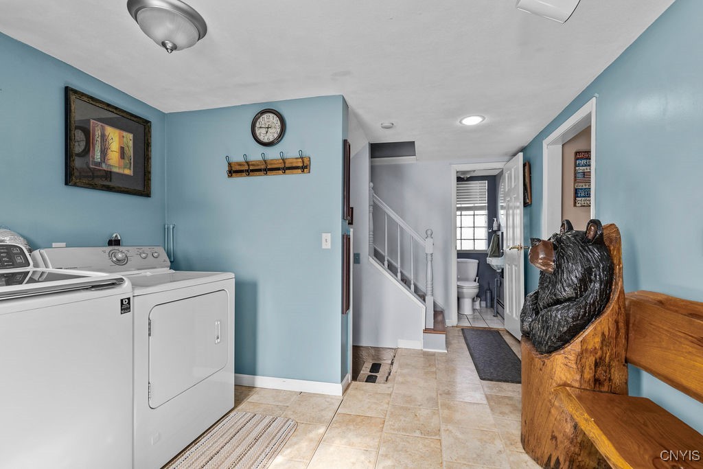 8984-8998 Brewerton Road Brewerton, NY 13029 - Photo 45 of 50 Easy access to the 1/2 bath from outside