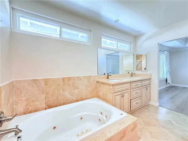 $5,600 | 7 Calhoun, Irvine, CA 92620
