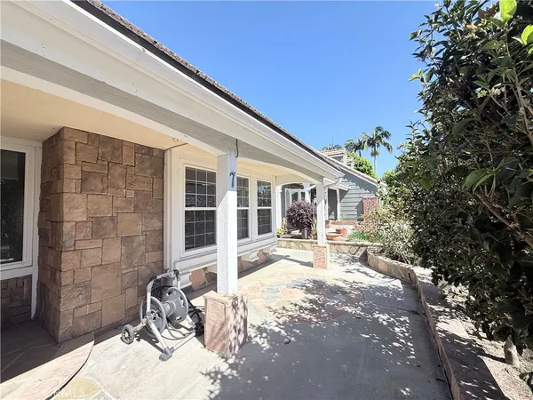 $5,600 | 7 Calhoun, Irvine, CA 92620