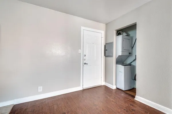 $950 | 4915 Reiger Avenue, Unit J, Dallas, TX 75214