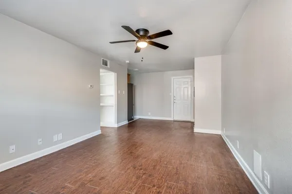 $950 | 4915 Reiger Avenue, Unit J, Dallas, TX 75214