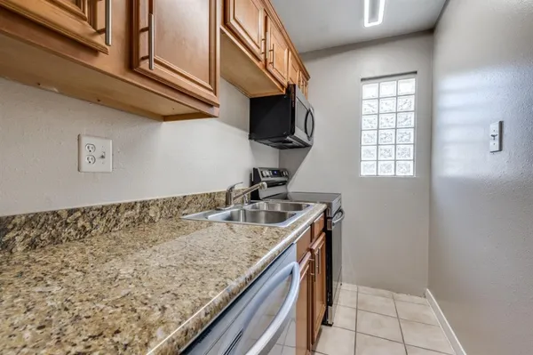 $950 | 4915 Reiger Avenue, Unit J, Dallas, TX 75214