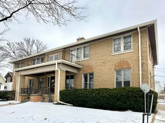 $1,795 | 7705 West Rogers Street, West Allis, WI 53219