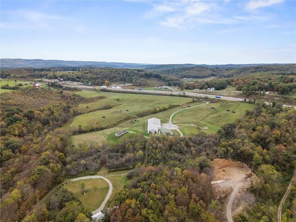 $1,200,000 | 260 Mountain Trail Lane, Acme, PA 15610
