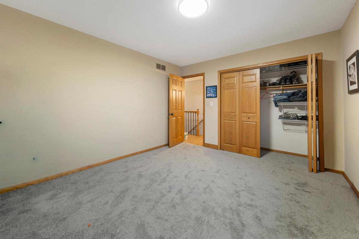 4406 Newcastle Lane Northwest Rochester, MN 55901 - Photo 23 of 33