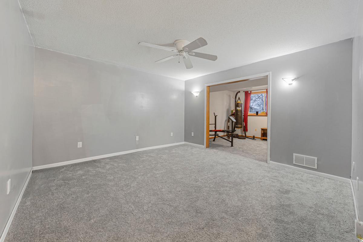 4406 Newcastle Lane Northwest Rochester, MN 55901 - Photo 26 of 33