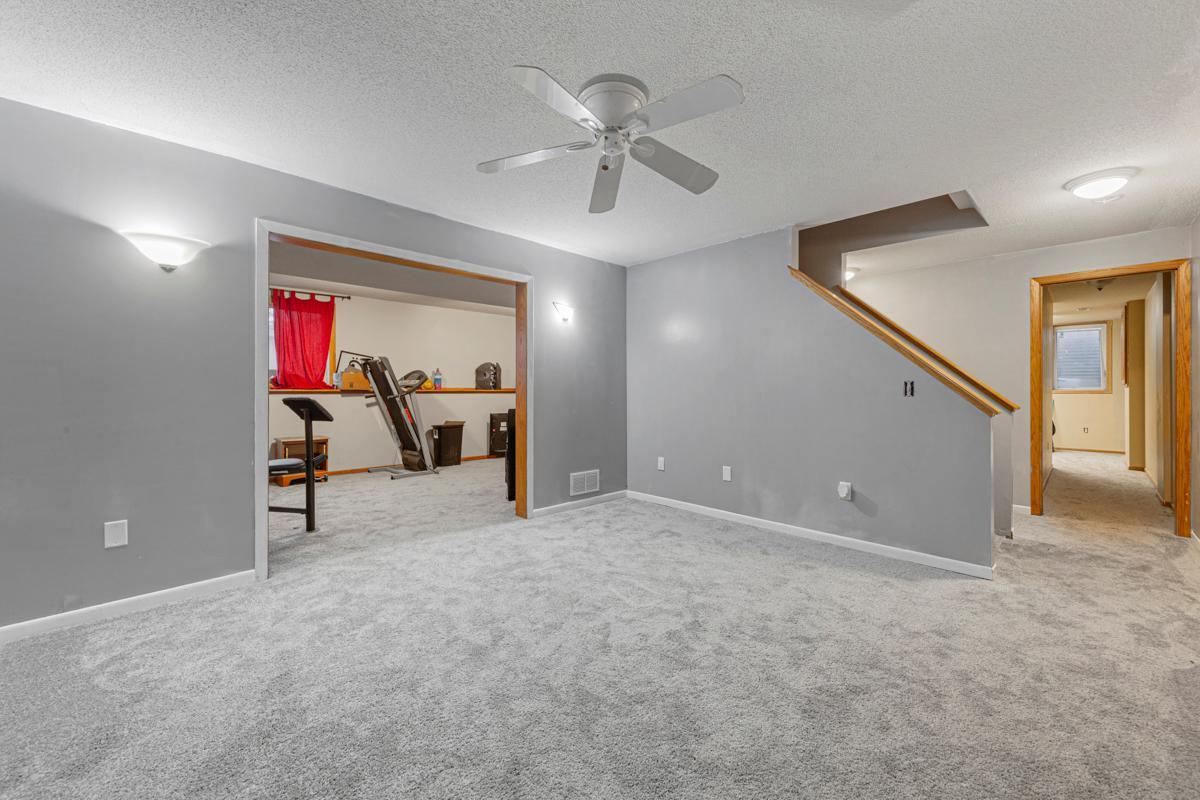 4406 Newcastle Lane Northwest Rochester, MN 55901 - Photo 27 of 33