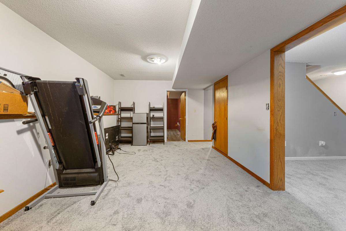 4406 Newcastle Lane Northwest Rochester, MN 55901 - Photo 28 of 33