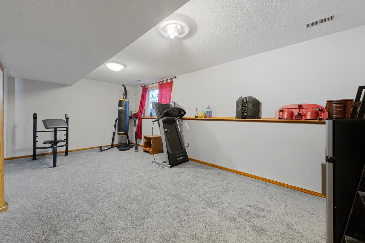 4406 Newcastle Lane Northwest Rochester, MN 55901 - Photo 29 of 33