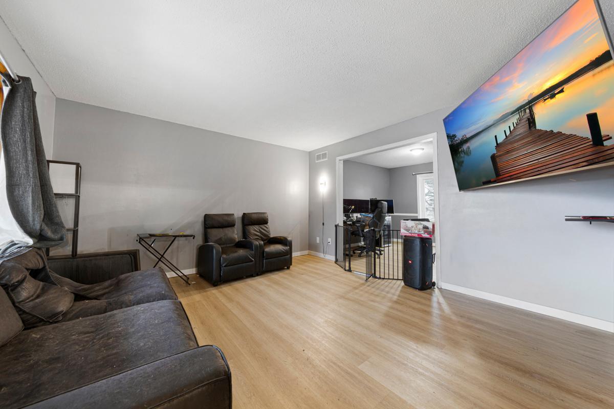 4406 Newcastle Lane Northwest Rochester, MN 55901 - Photo 7 of 33