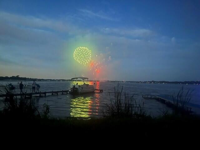 7325 West Wind Lake Road Waterford, WI 53185 - Photo 56 of 69 Fireworks 2