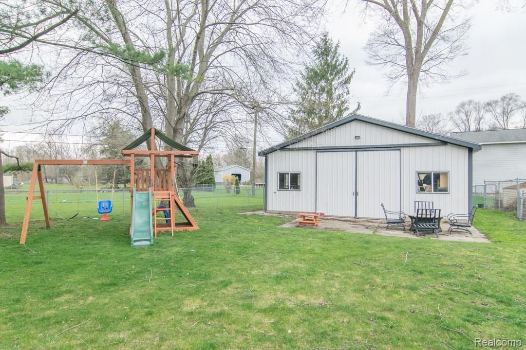 13550 Farm Road Belleville, MI 48111 - Photo 51 of 54 DSC_0965.jpg