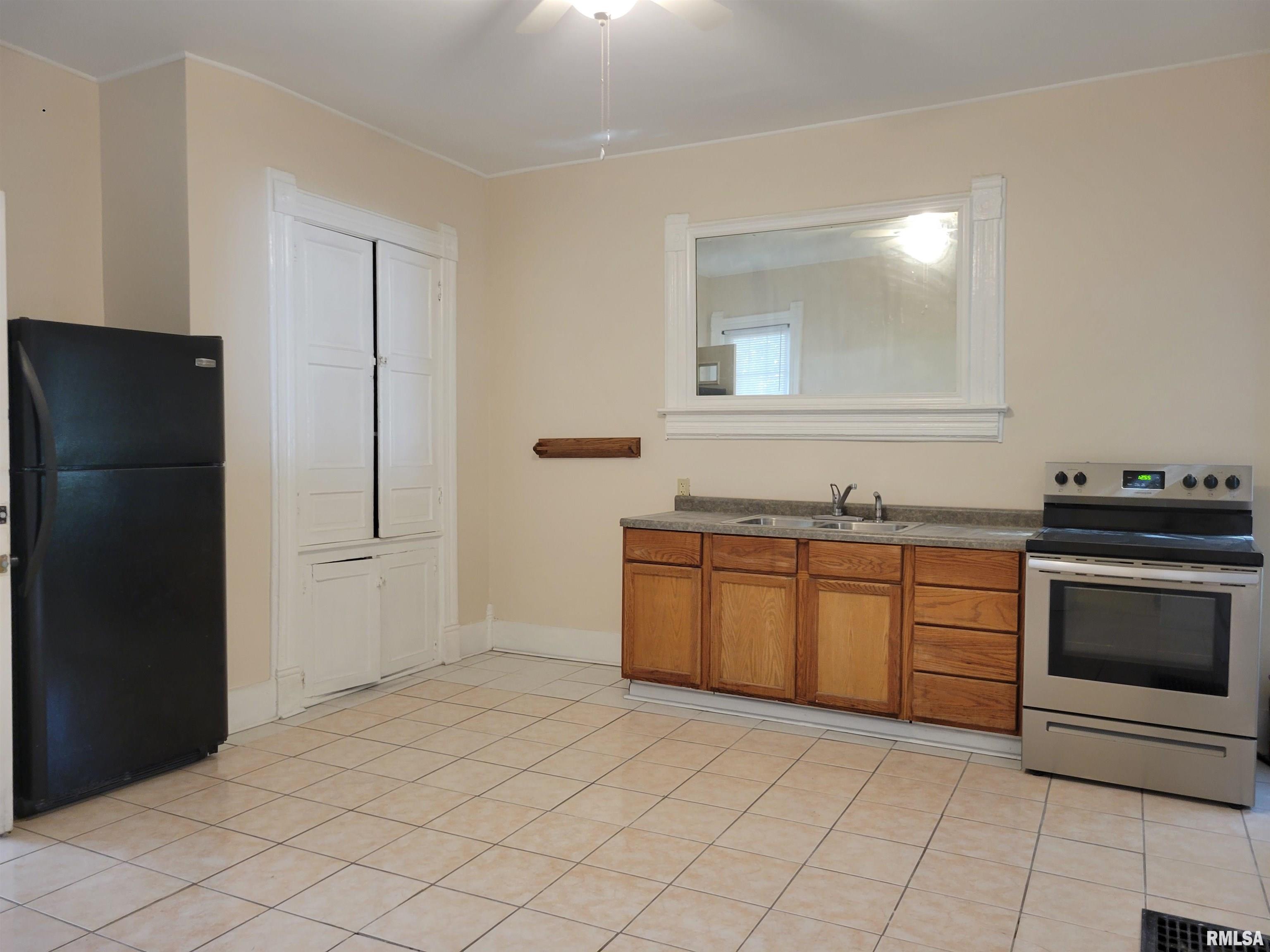 935 West Washington Street Springfield, IL 62702 - Photo 11 of 28 Gallery Image 11