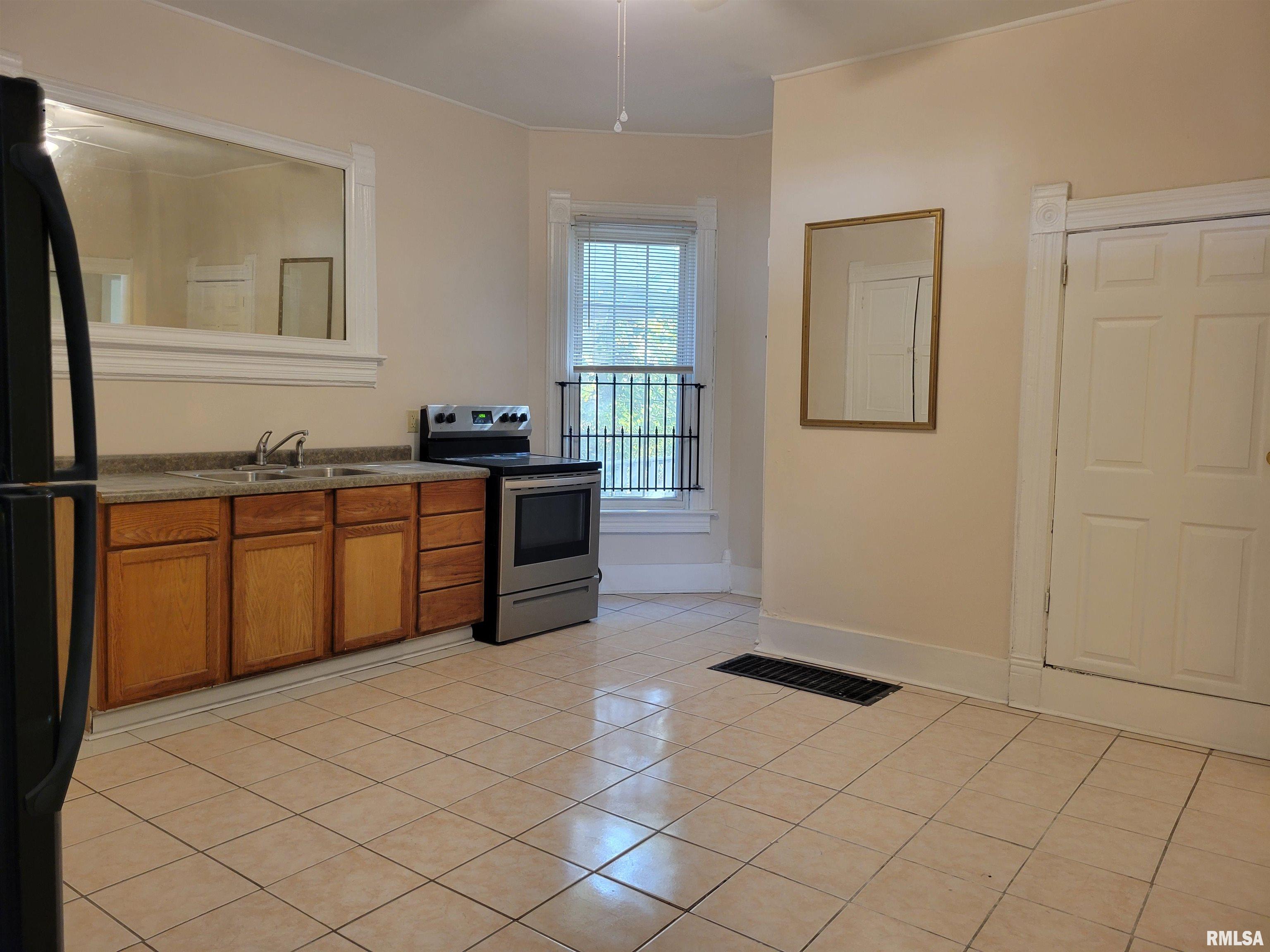 935 West Washington Street Springfield, IL 62702 - Photo 10 of 28 Gallery Image 10
