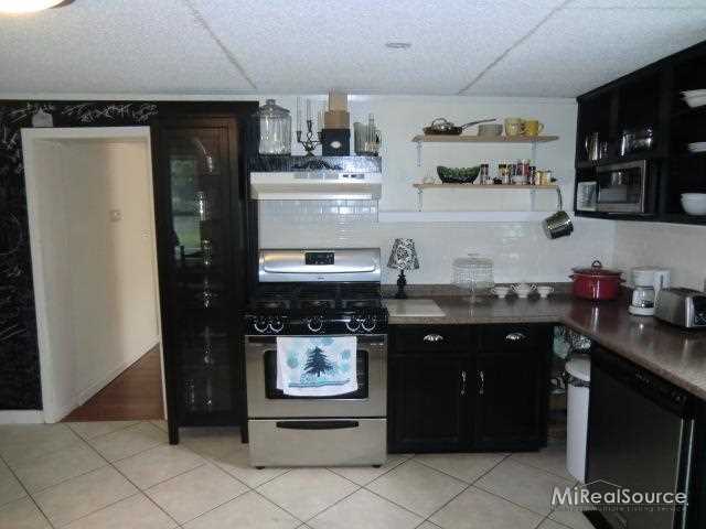 3112 Emmons Avenue Rochester, MI 48307 - Photo 12 of 16 31150401-12.JPG