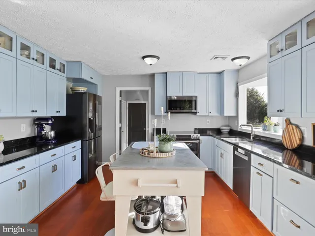 $795,000 | 9419 Ramey Road, Marshall, VA 20115