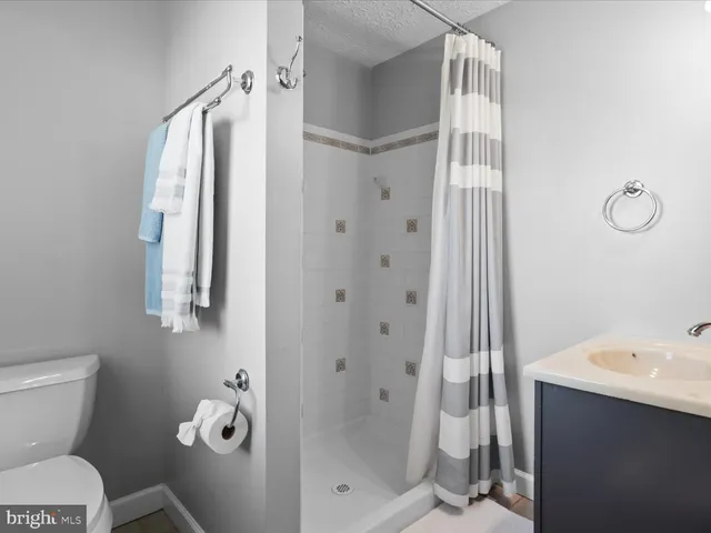 $795,000 | 9419 Ramey Road, Marshall, VA 20115