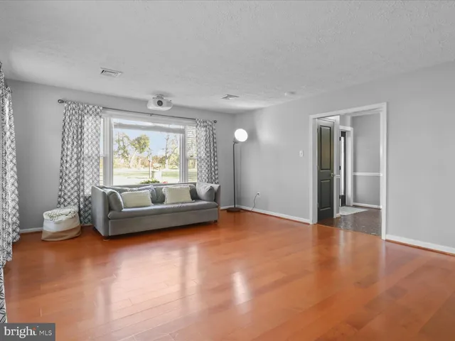 $795,000 | 9419 Ramey Road, Marshall, VA 20115