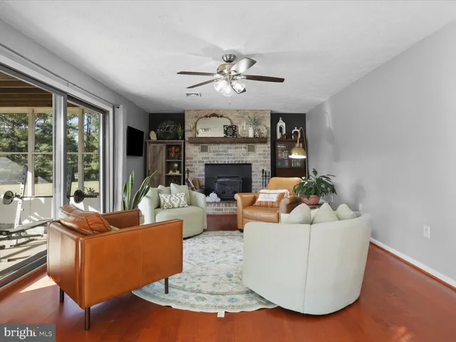 $795,000 | 9419 Ramey Road, Marshall, VA 20115