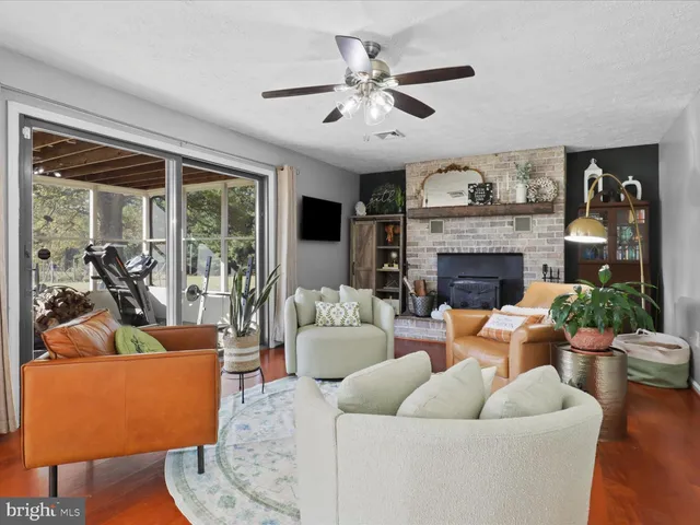 $795,000 | 9419 Ramey Road, Marshall, VA 20115