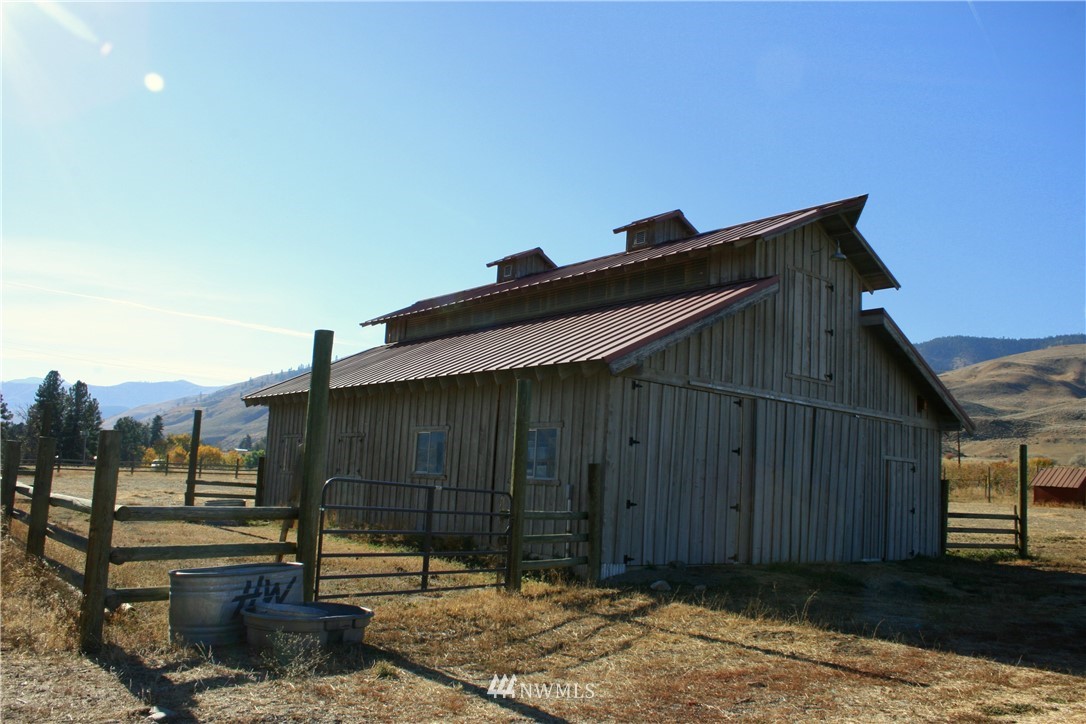 412 Twisp Carlton Road Carlton, WA 98814 - Photo 3 of 16 Gallery Image 3
