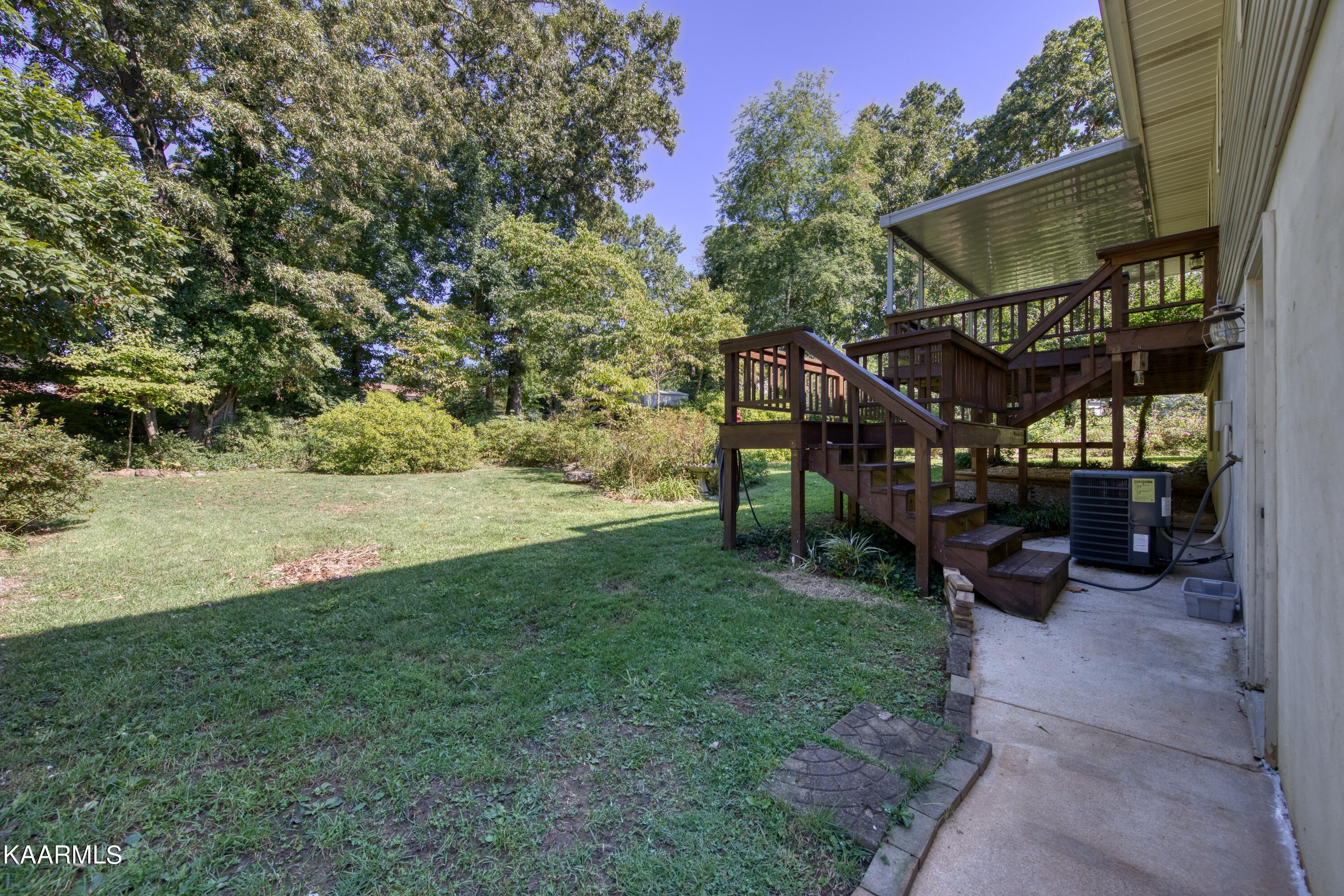 600 Worcester Road Knoxville, TN 37934 - Photo 24 of 38 back deck with grill deck