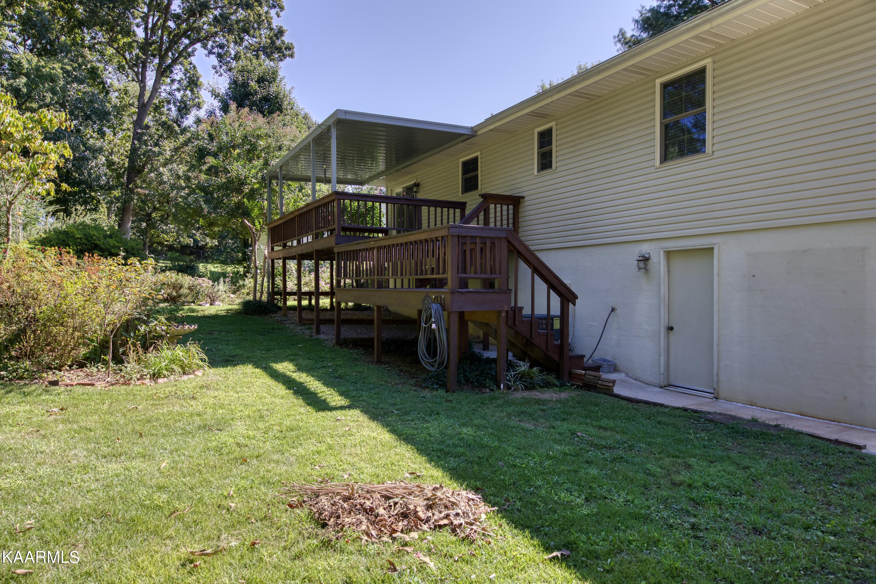 600 Worcester Road Knoxville, TN 37934 - Photo 25 of 38 Vinyl siding and new windows