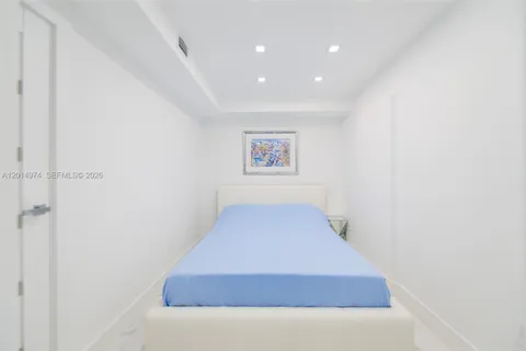 $590,000 | 1980 South Ocean Drive, Unit PHM, Hallandale Beach, FL 33009