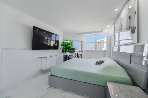 $590,000 | 1980 South Ocean Drive, Unit PHM, Hallandale Beach, FL 33009