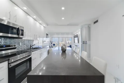 $590,000 | 1980 South Ocean Drive, Unit PHM, Hallandale Beach, FL 33009