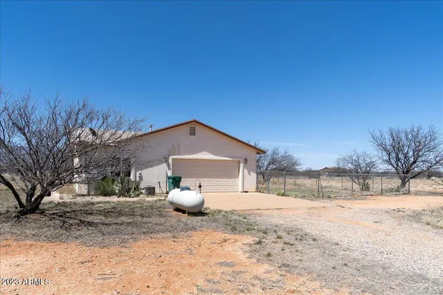 $320,000 | 10193 East Windtalker Road, Hereford, AZ 85615