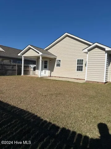 $1,700 | 729 Seneca Court, Winterville, NC 28590