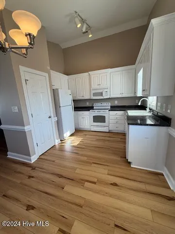 $1,700 | 729 Seneca Court, Winterville, NC 28590