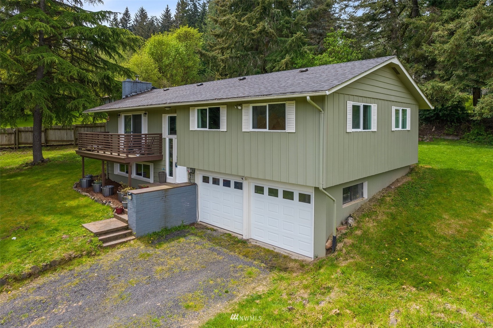 605 West Forest Napavine Road Chehalis, WA 98532 - Photo 3 of 34 a front view of a house with garden