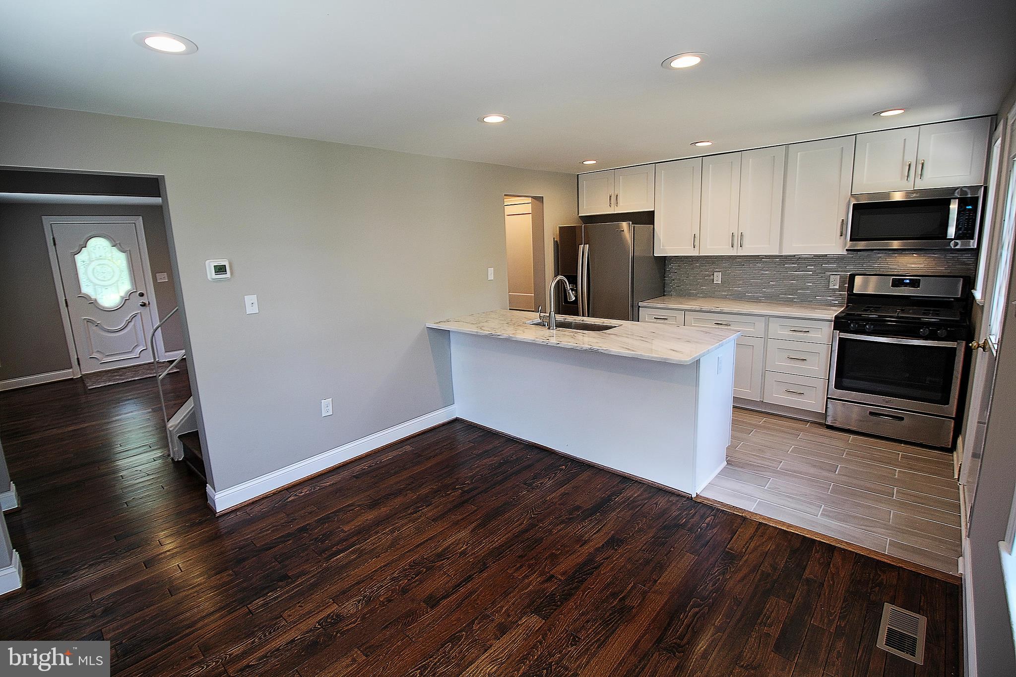 5105 Sunset Road Baltimore, MD 21215 - Photo 4 of 16 Kitchen and Dining