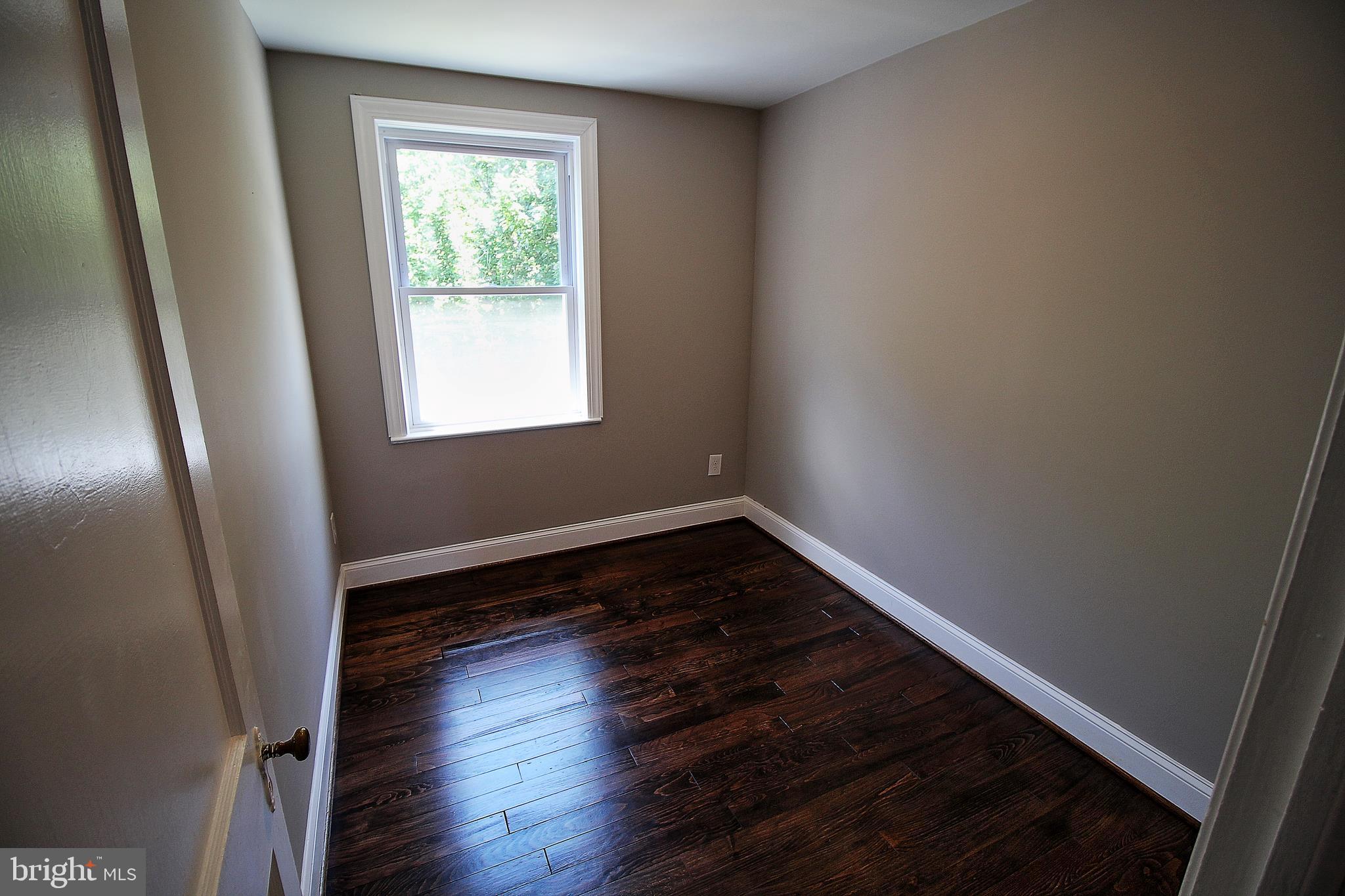 5105 Sunset Road Baltimore, MD 21215 - Photo 10 of 16 Bed