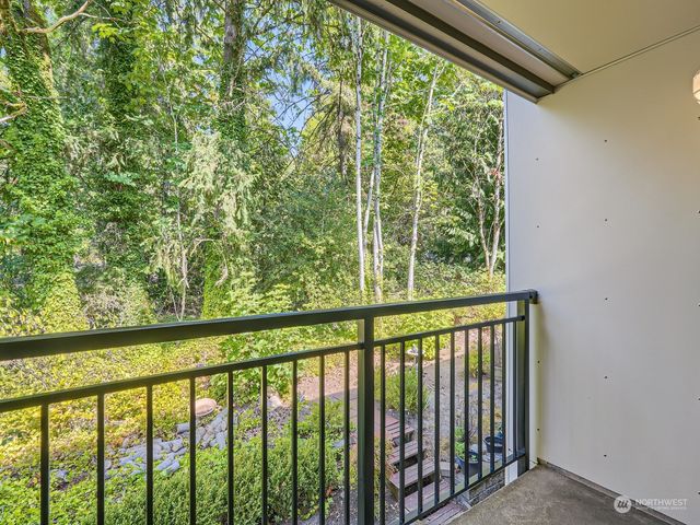 $405,000 | 14450 Northeast 31st Street, Unit J208, Bellevue, WA 98007