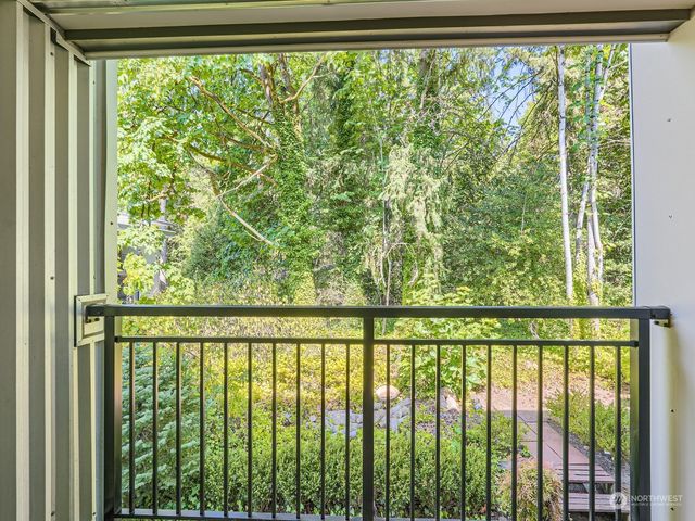 $405,000 | 14450 Northeast 31st Street, Unit J208, Bellevue, WA 98007