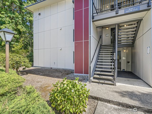 $405,000 | 14450 Northeast 31st Street, Unit J208, Bellevue, WA 98007