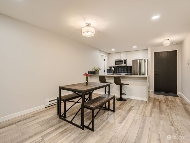 $405,000 | 14450 Northeast 31st Street, Unit J208, Bellevue, WA 98007