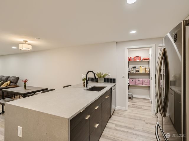 $405,000 | 14450 Northeast 31st Street, Unit J208, Bellevue, WA 98007