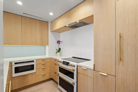 $1,179,900 | 200 Harbor Drive, Unit 1001, San Diego, CA 92101