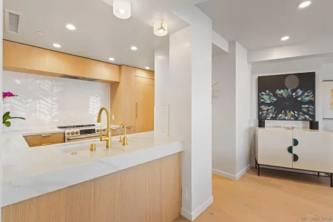 $1,179,900 | 200 Harbor Drive, Unit 1001, San Diego, CA 92101