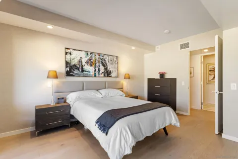 $1,249,900 | 200 Harbor Drive, Unit 1001, San Diego, CA 92101