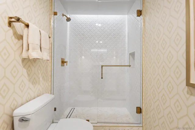 $1,249,900 | 200 Harbor Drive, Unit 1001, San Diego, CA 92101