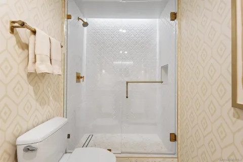 $1,249,900 | 200 Harbor Drive, Unit 1001, San Diego, CA 92101