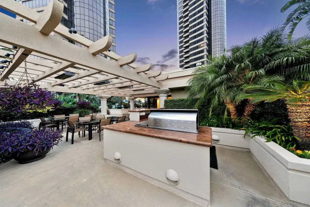 $1,249,900 | 200 Harbor Drive, Unit 1001, San Diego, CA 92101