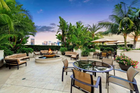 $1,249,900 | 200 Harbor Drive, Unit 1001, San Diego, CA 92101