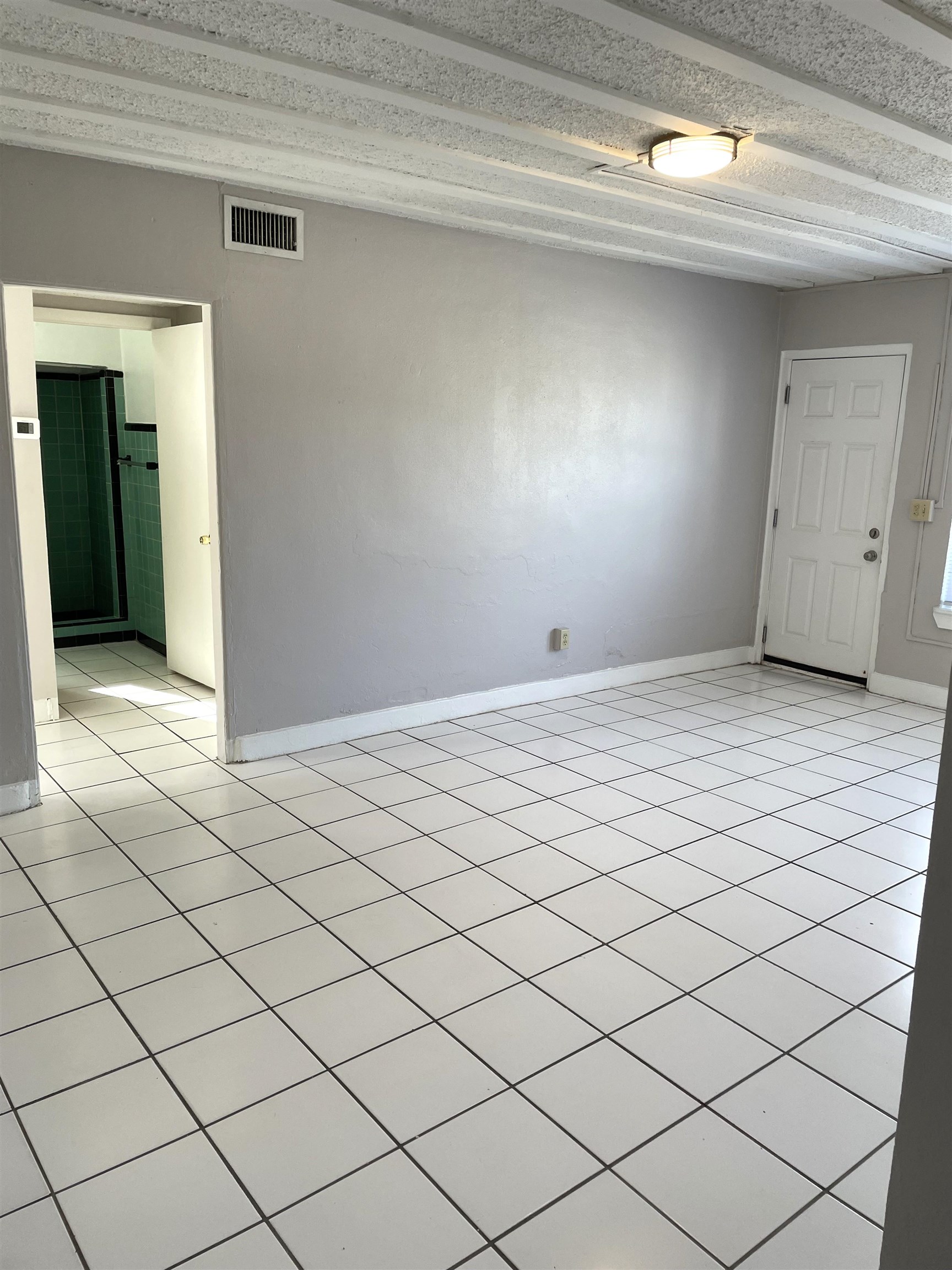 147 D Riberia Street St. Augustine, FL 32084 - Photo 4 of 9 a view of an empty room
